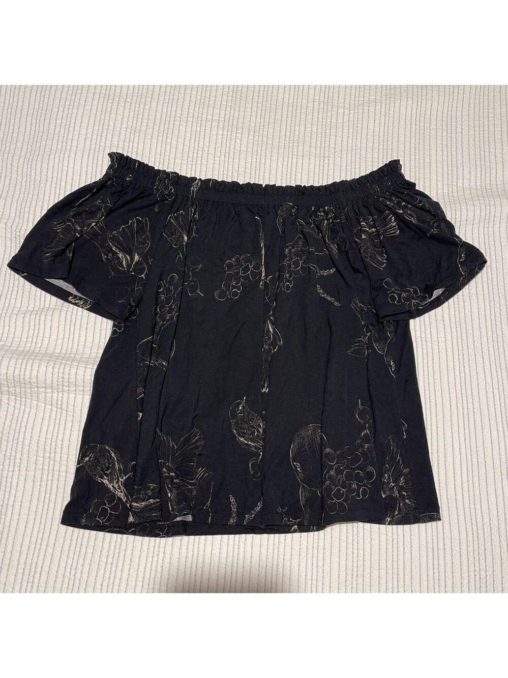 Aritzia Wilfred Off the Shoulder Bird Short Sleeve Top